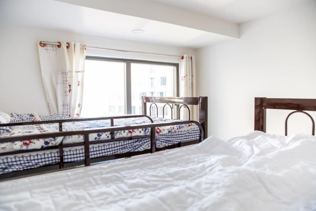 Gold Bee Dormitary Service Apartment Хошимин Экстерьер фото