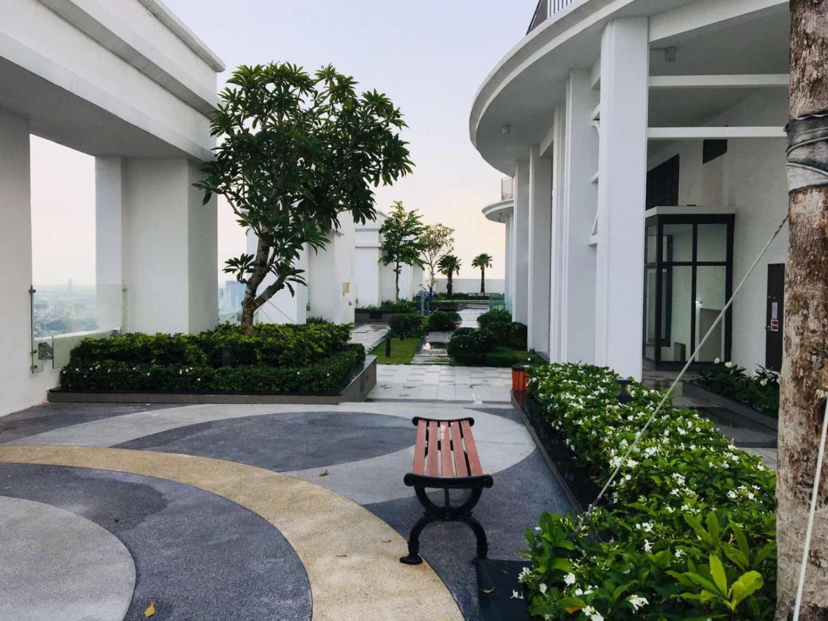 Gold Bee Dormitary Service Apartment Хошимин Экстерьер фото