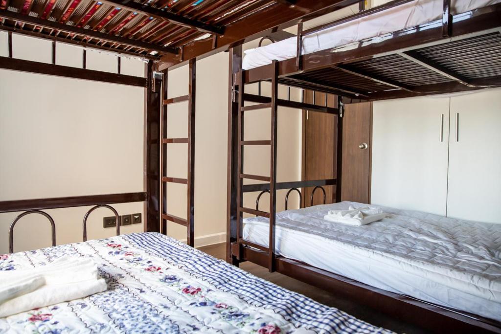 Gold Bee Dormitary Service Apartment Хошимин Экстерьер фото
